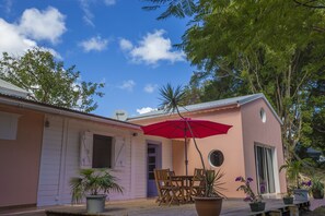 Unclassified image, 4 of 42, button