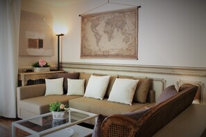 Smart-TV, Bücher, Stereoanlage