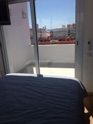 1 bedroom, internet, bed sheets