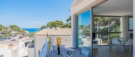 تناول الطعام بالخارج