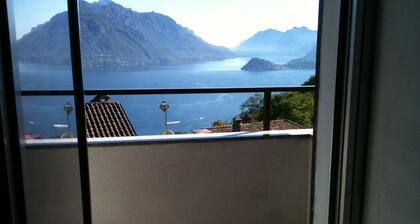 Apartment with a magnificent view of the lake and the mountains, Internet Wifi