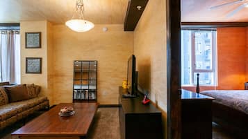2 habitaciones, escritorio, tabla de planchar con plancha y wifi gratis