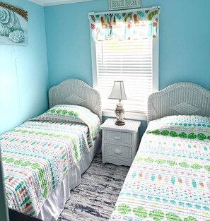 5 bedrooms, iron/ironing board, free WiFi