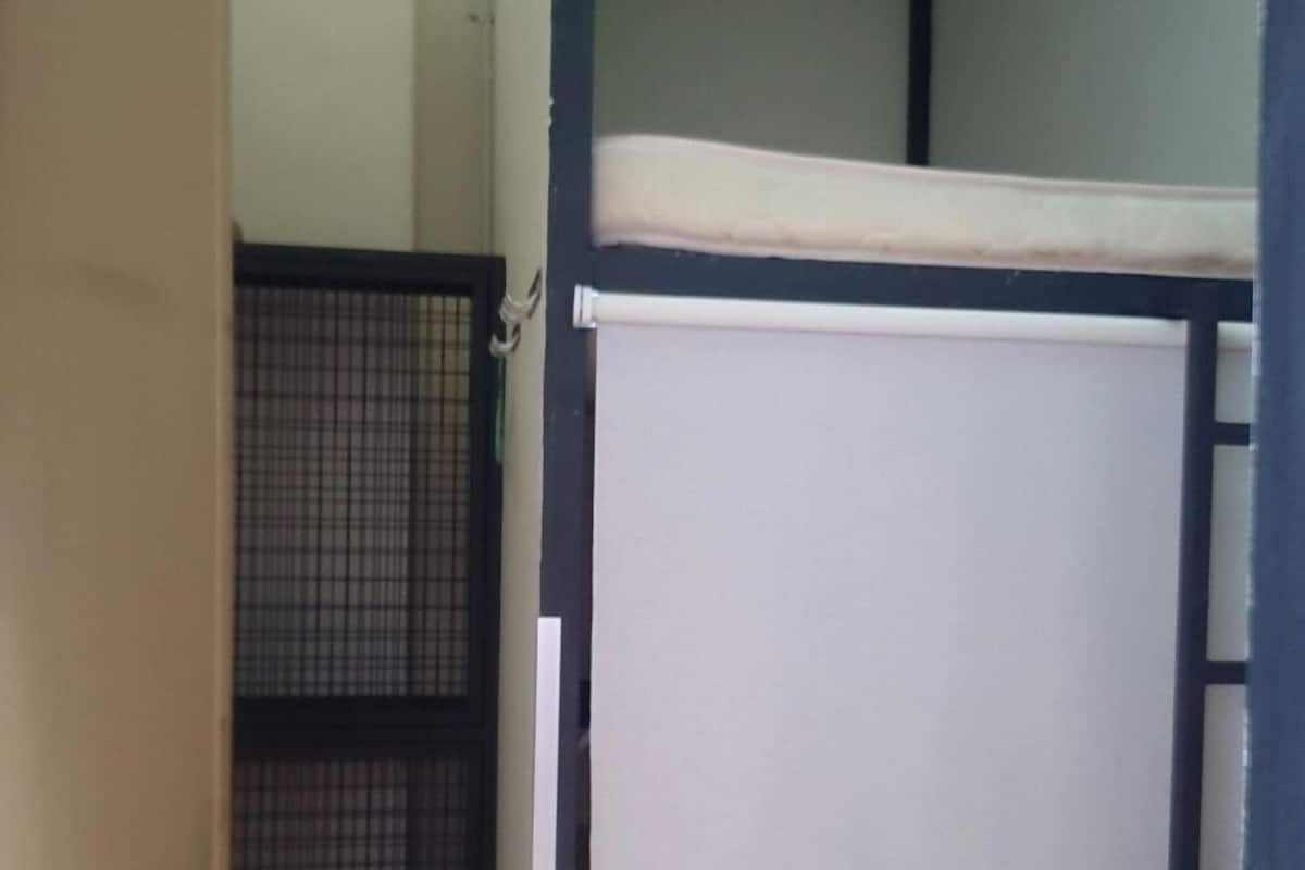 Basic Shared Dormitory, Mixed Dorm, Non Smoking | Iron/ironing board