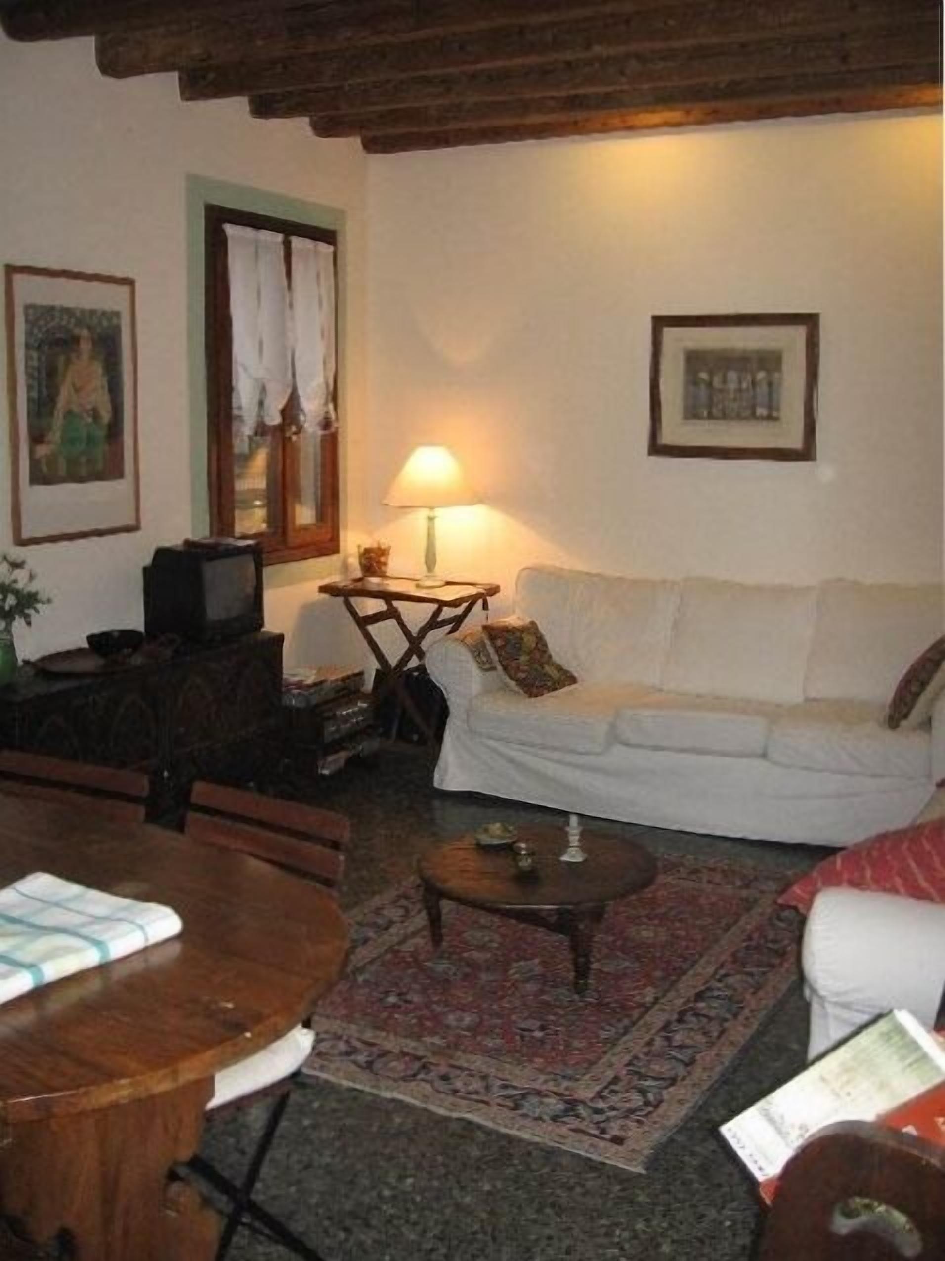 Beautifully Restored Apartment between San Marco and Giardini Biennale