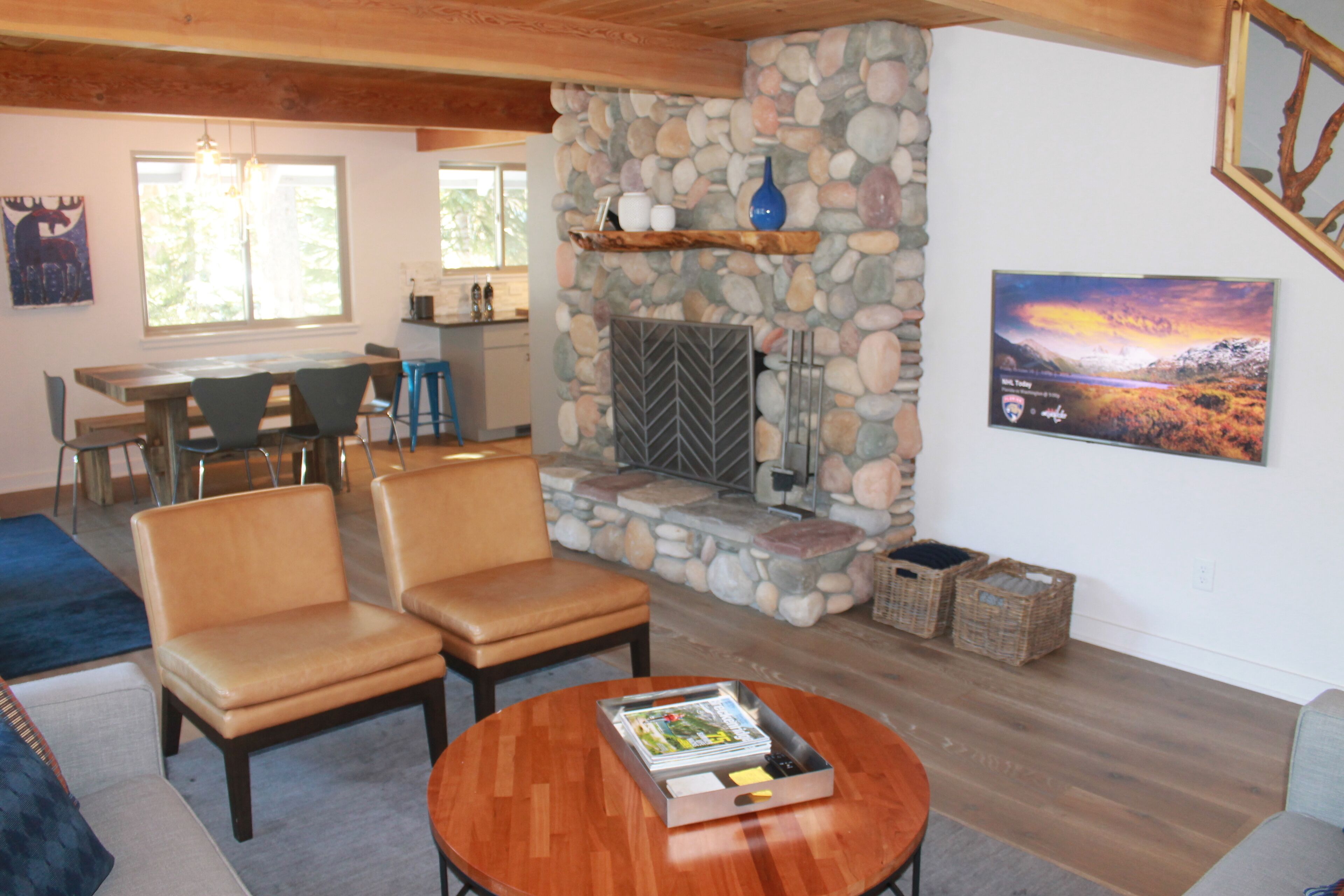 3Br 2Ba Mountain Modern Cabin on the Blue River