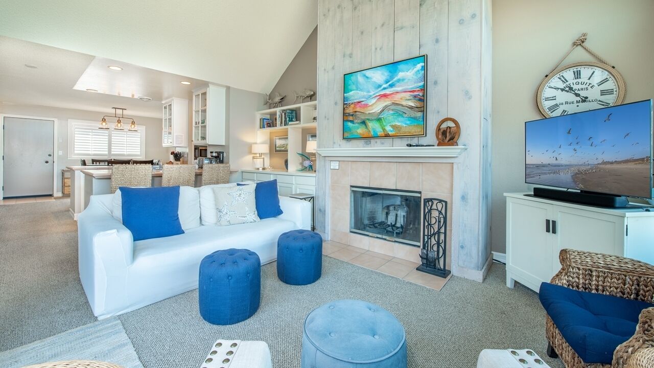 Pajaro Dunes Resort: Top floor Modern Condo with Dazzling Ocean Views - Sleeps 6
