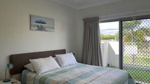 3 bedrooms, Internet