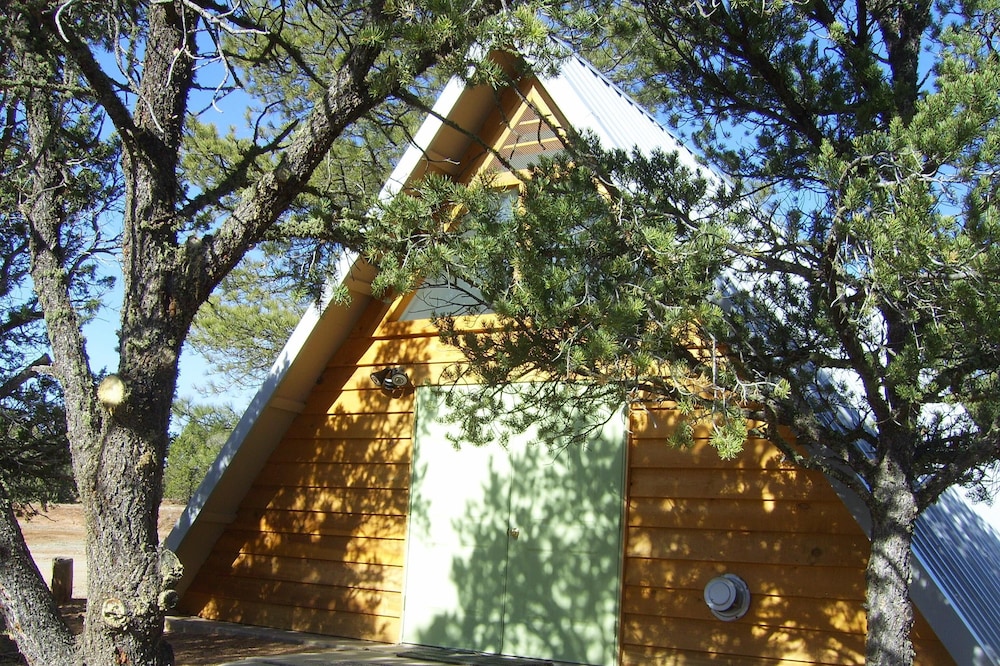Bishop's Ridge Cabins/Camp