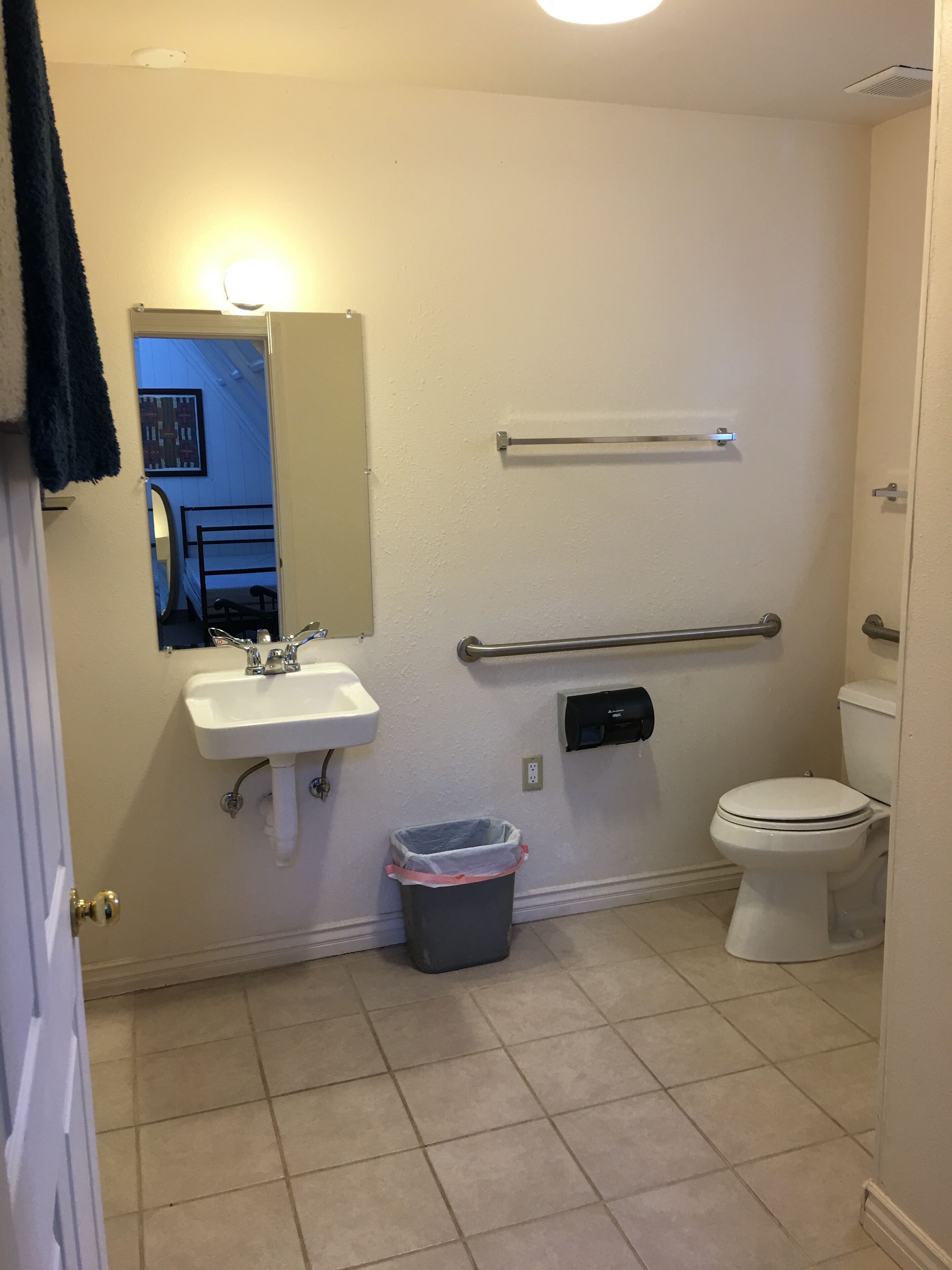 Bishop's Ridge Cabins/Camp