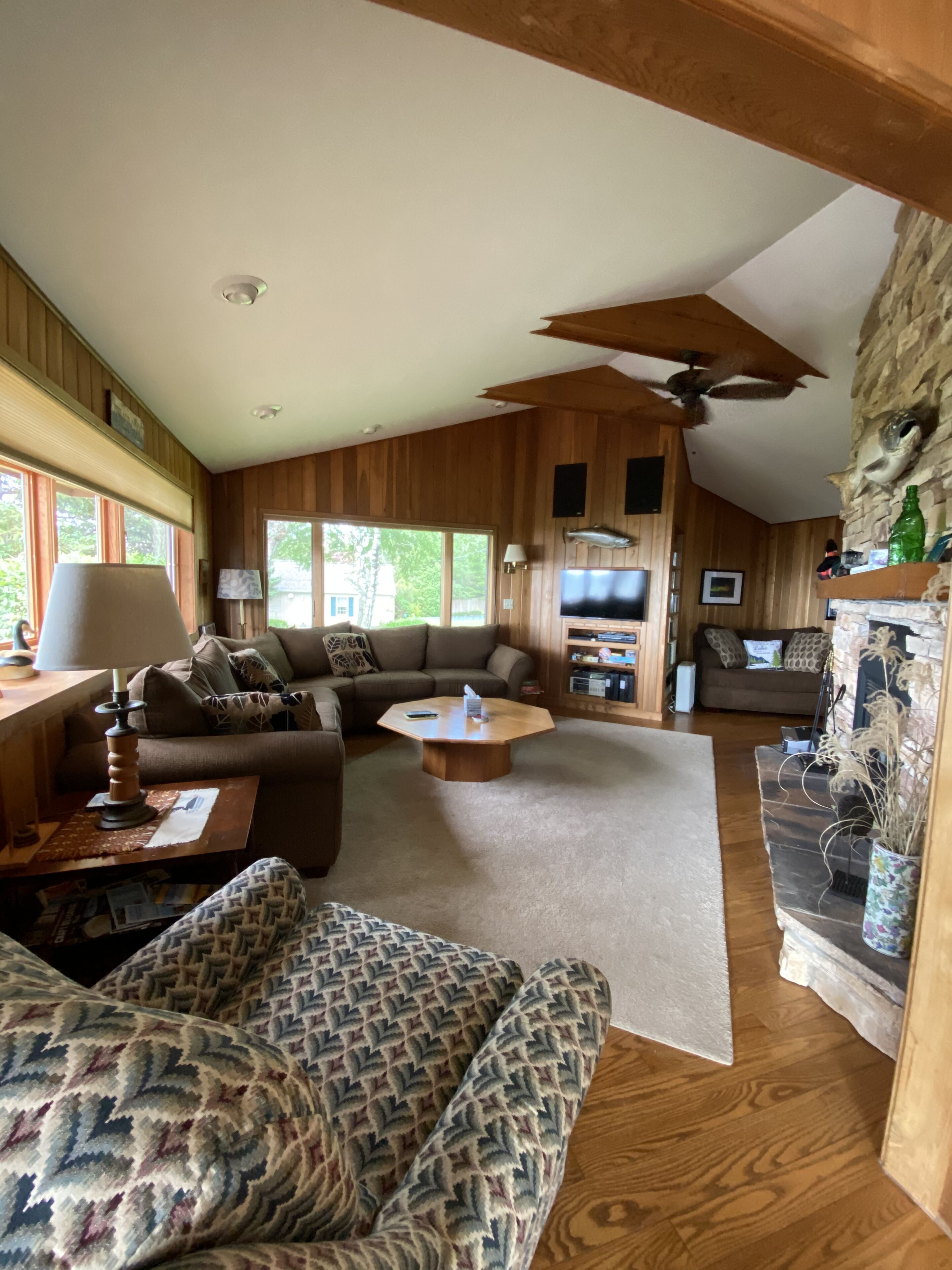 BEAUTIFUL 4 BDRM HOUSE ON LAKE ONTARIO.