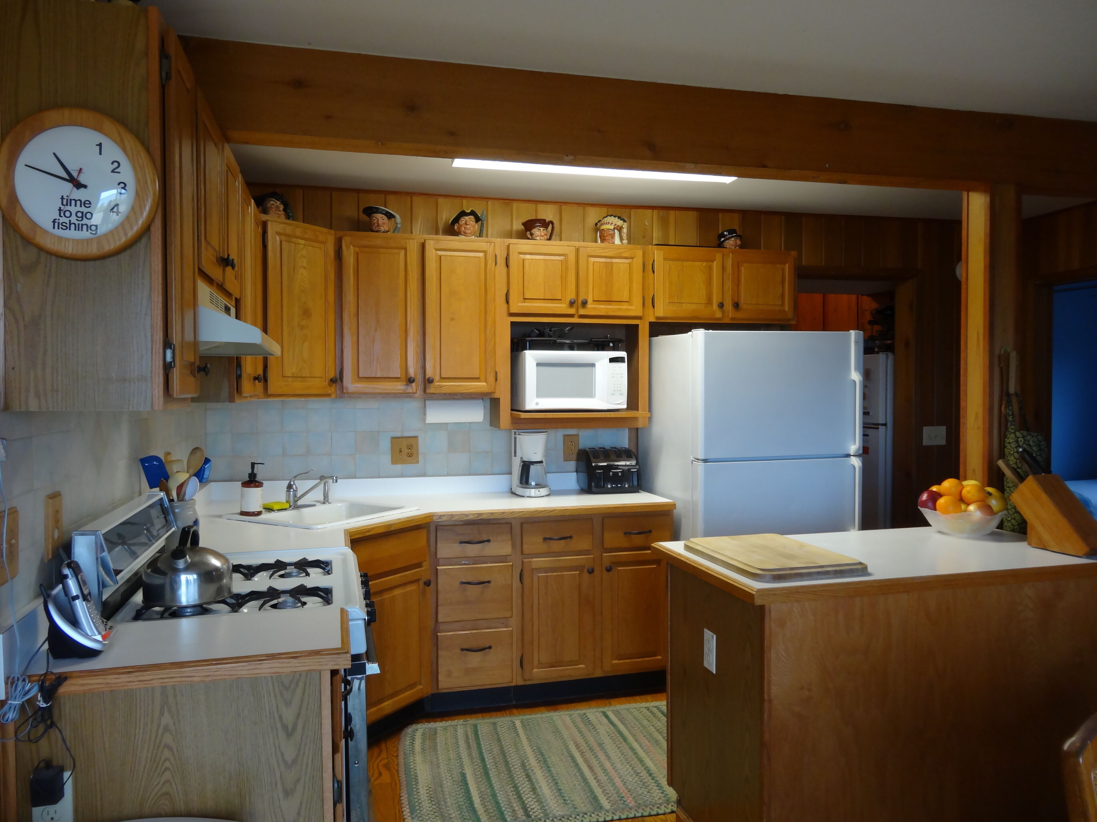 BEAUTIFUL 4 BDRM HOUSE ON LAKE ONTARIO.