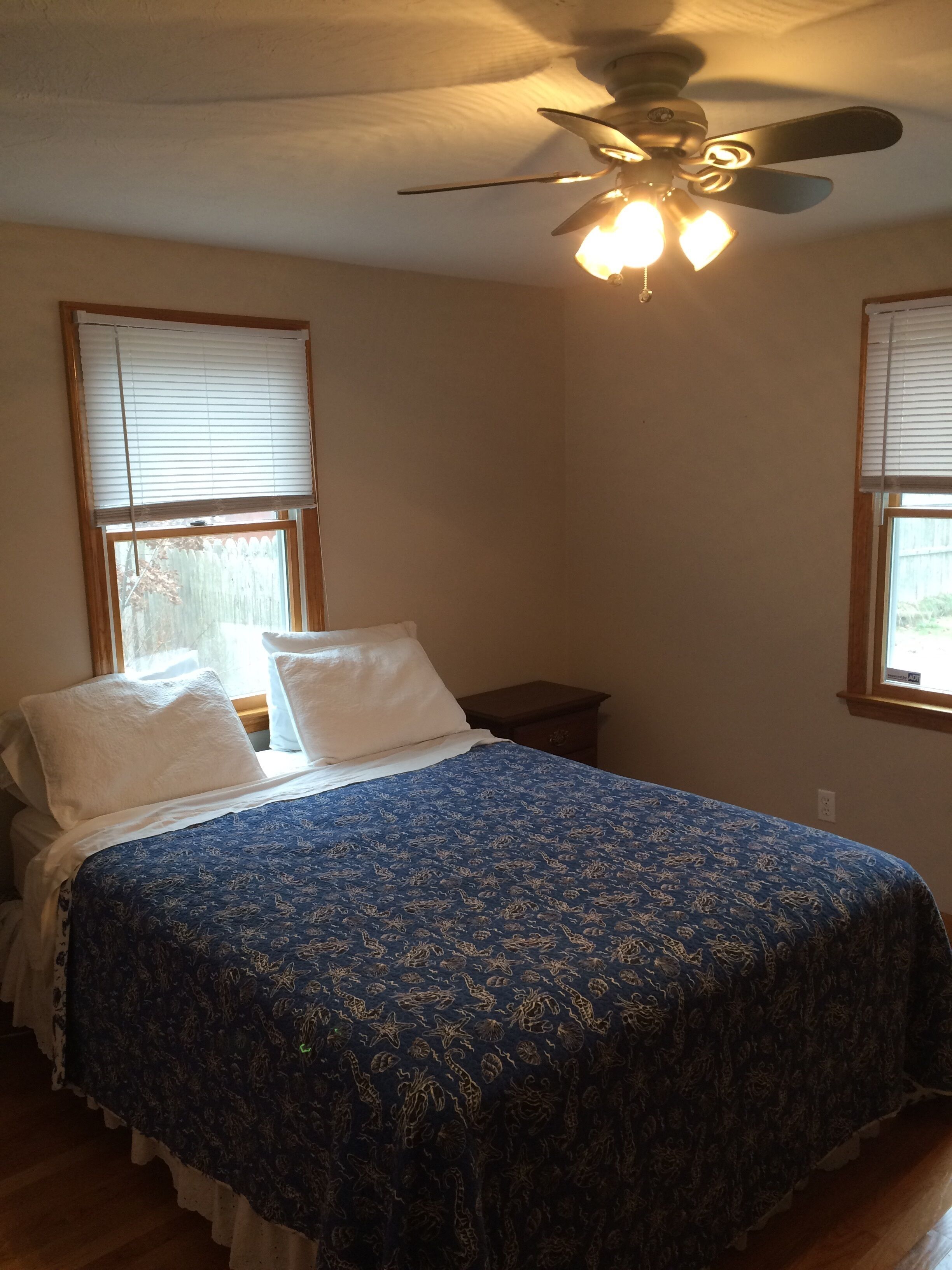 Private house and backyard, easy access to water, beaches and town