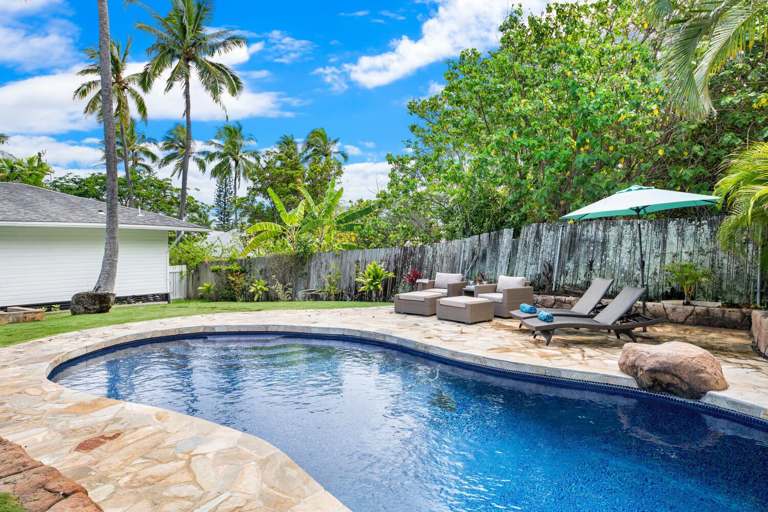 Lanikai Cottage: Charming Tropical Oasis w/Private Pool & A/C, Walk to Beach