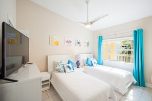 2 bedrooms, in-room safe, iron/ironing board, free WiFi