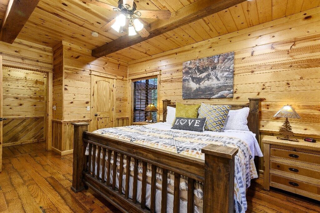 Timber Rock Lodge-Grand, Pool Table , Large Kit./Great Room, Outdoor Areas, ADA