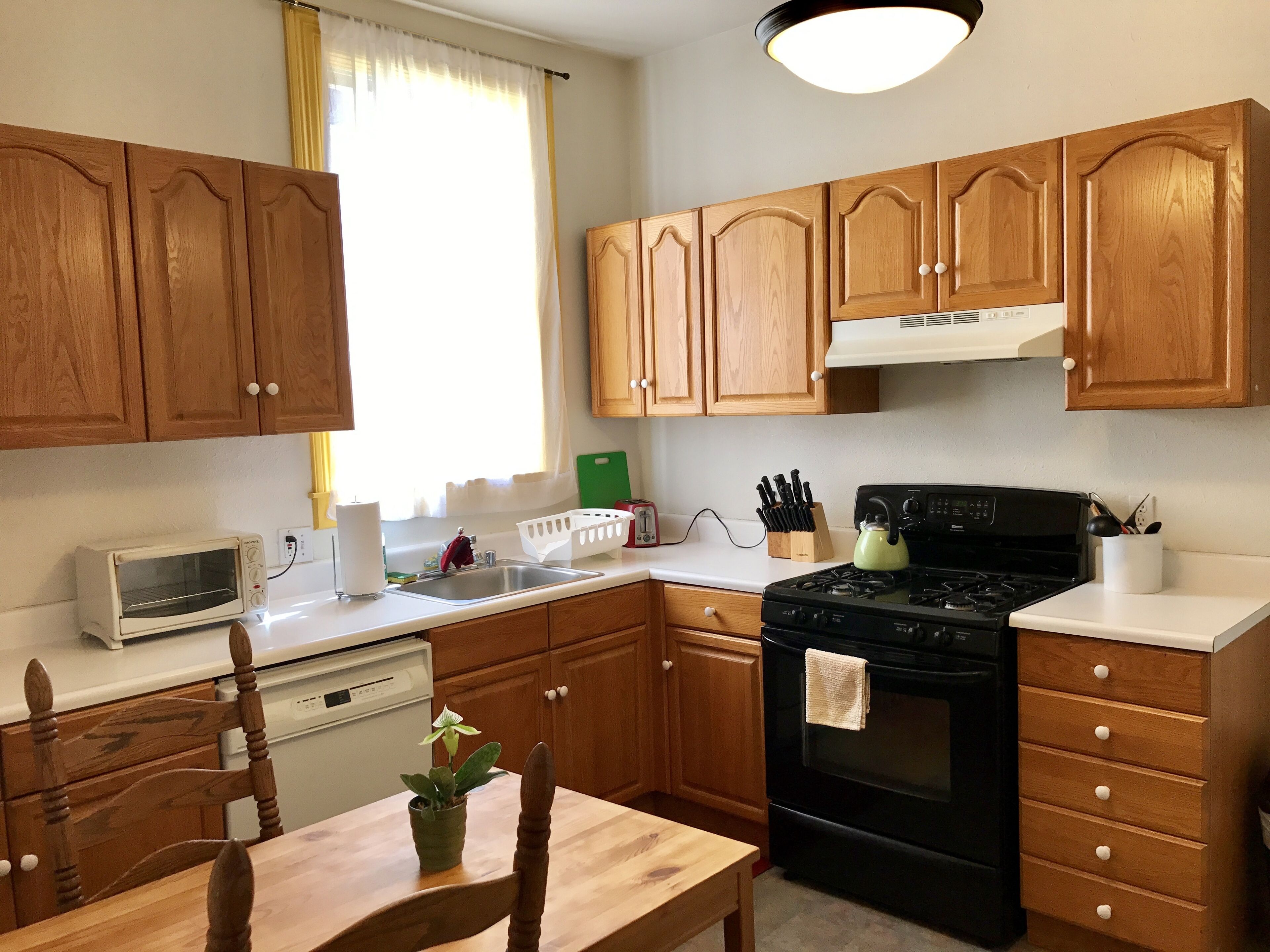 冰箱、微波炉、烤箱、炉灶