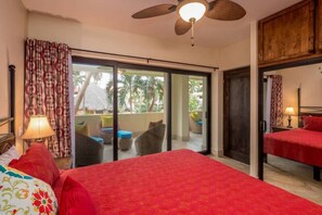 4 habitaciones, escritorio y tabla de planchar con plancha 