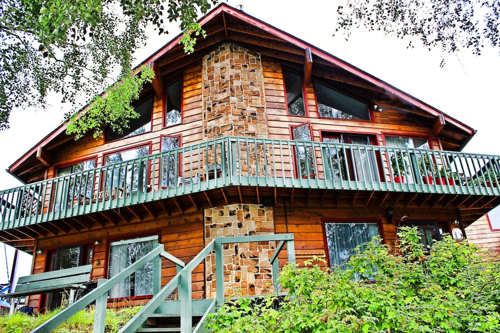2 Bedroom Kenai River Hideaway-Located right on the Kenai River!
