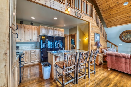 New Lakefront - Pool-Beach-Resort Amenities-Walleye FIshiing