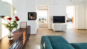 Fernseher, Kamin, DVD-Player