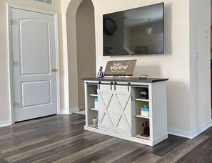 Interior - Cozy Villa With South Facing Pool and a Amazing Game-room. (Davenport)