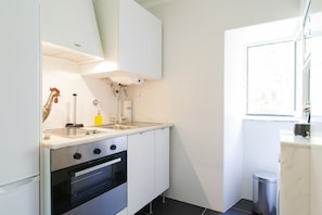 Frigorifero, microonde, forno, macchina per tè/caffè