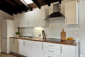 Fridge, microwave, coffee/tea maker, toaster