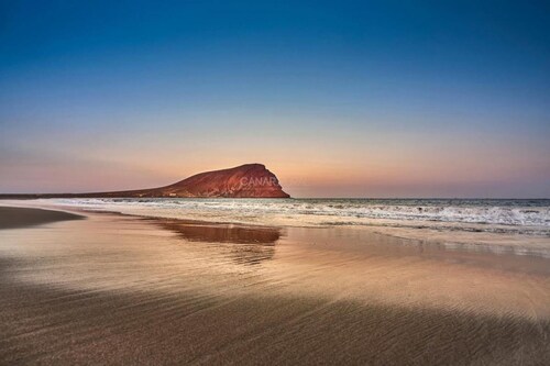 Charming Casa Sofia: Tranquil Private Home with Pool, BBQ in Las Vegas