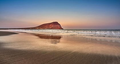 Charming Casa Sofia: Tranquil Private Home with Pool, BBQ in Las Vegas