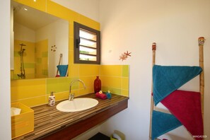 Shower, hair dryer, bathrobes, towels - Poz Lagon (Saint-Paul)