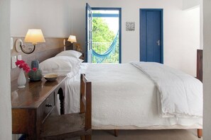 2 soverom, skrivebord, internettilgang og sengetøy