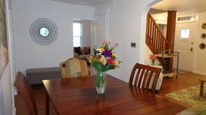 Dining - Location! Walk to Everything (Decorah)