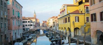 Casa Bastianello large apartment, view of Canal Vena Historic Center comfort