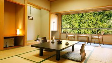 1 bedroom, in-room safe, free WiFi, bed sheets
