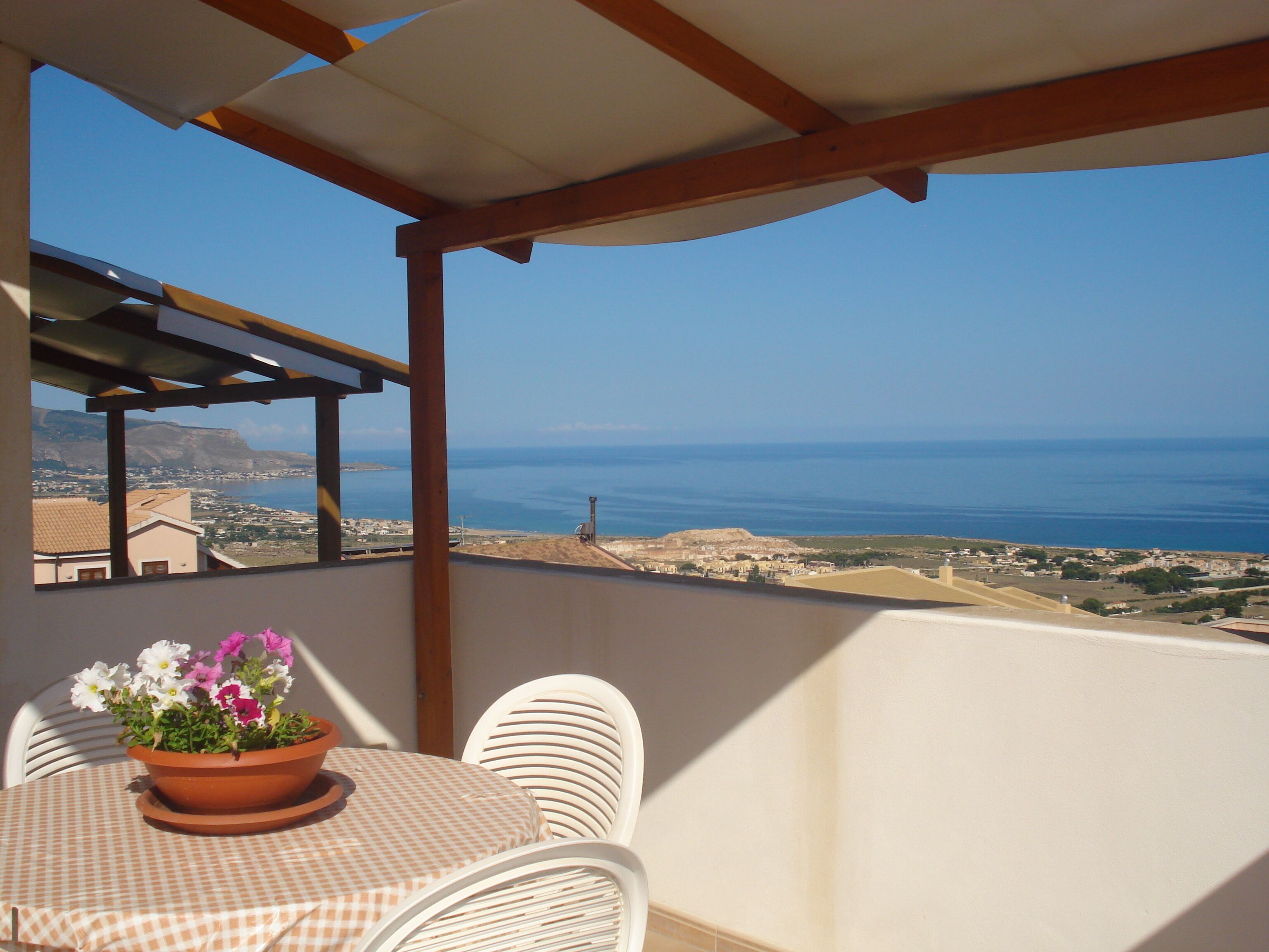 屋外ダイニングエリア