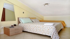 2 habitaciones, tabla de planchar con plancha y wifi gratis 
