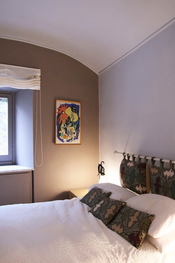 2 Schlafzimmer, Schreibtisch, Bügeleisen/Bügelbrett, Reisekinderbett