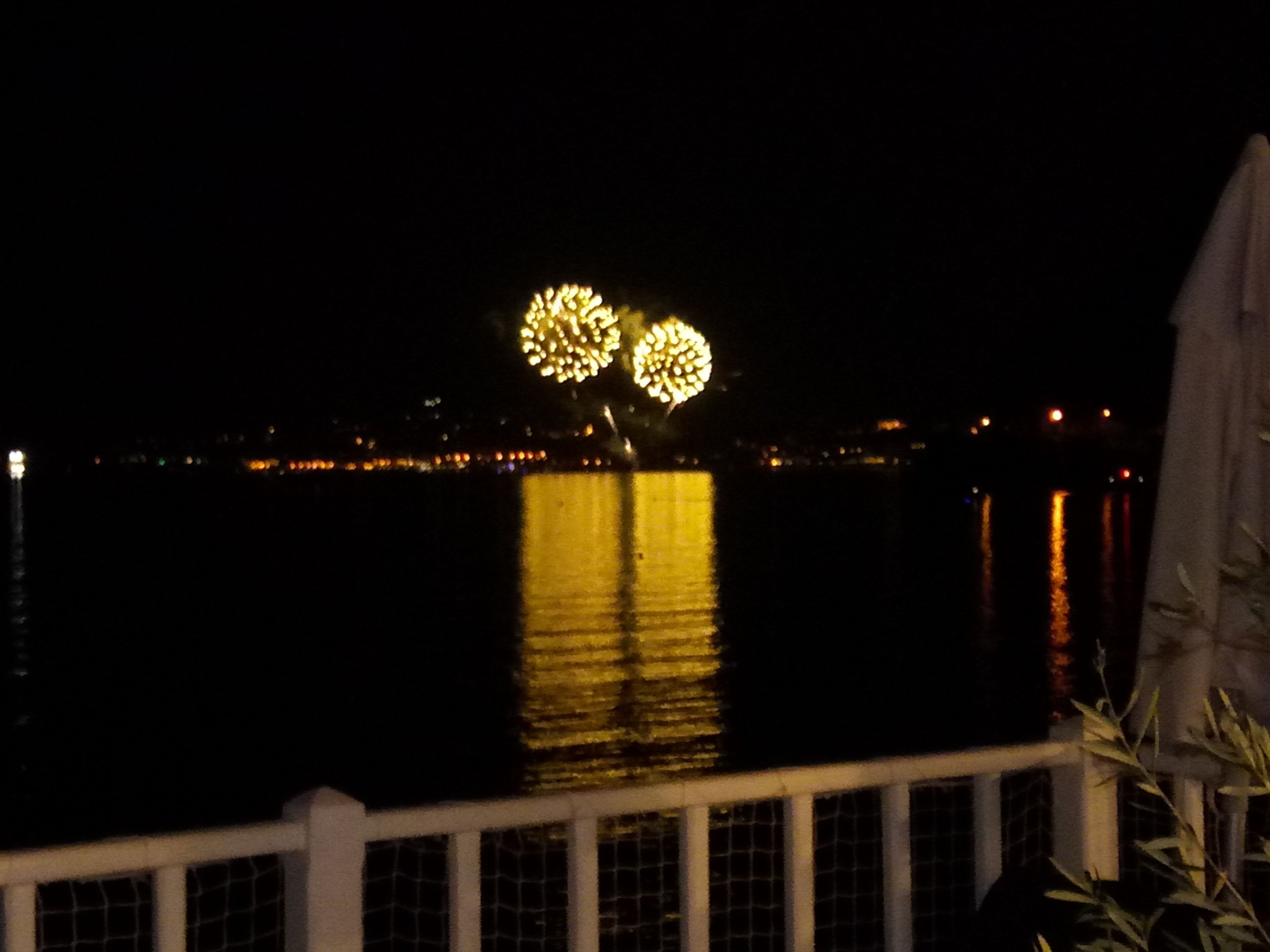 PENTHOUSE UP TO THE SEA