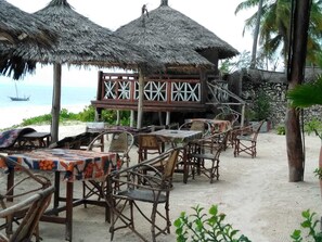 Lunch and dinner served, local and international cuisine