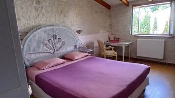 1 bedroom, travel crib, free WiFi, bed sheets