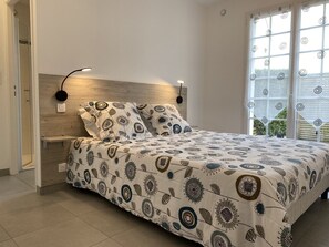1 Schlafzimmer, Bügeleisen/Bügelbrett, Reisekinderbett, kostenloses WLAN