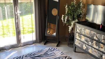 3 slaapkamers, een strijkplank/strijkijzer, wifi, beddengoed