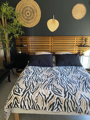 3 bedrooms, iron/ironing board, WiFi, bed sheets - Villa overlooking the hill between Hyeres and St Tropez (Solliès-Pont)