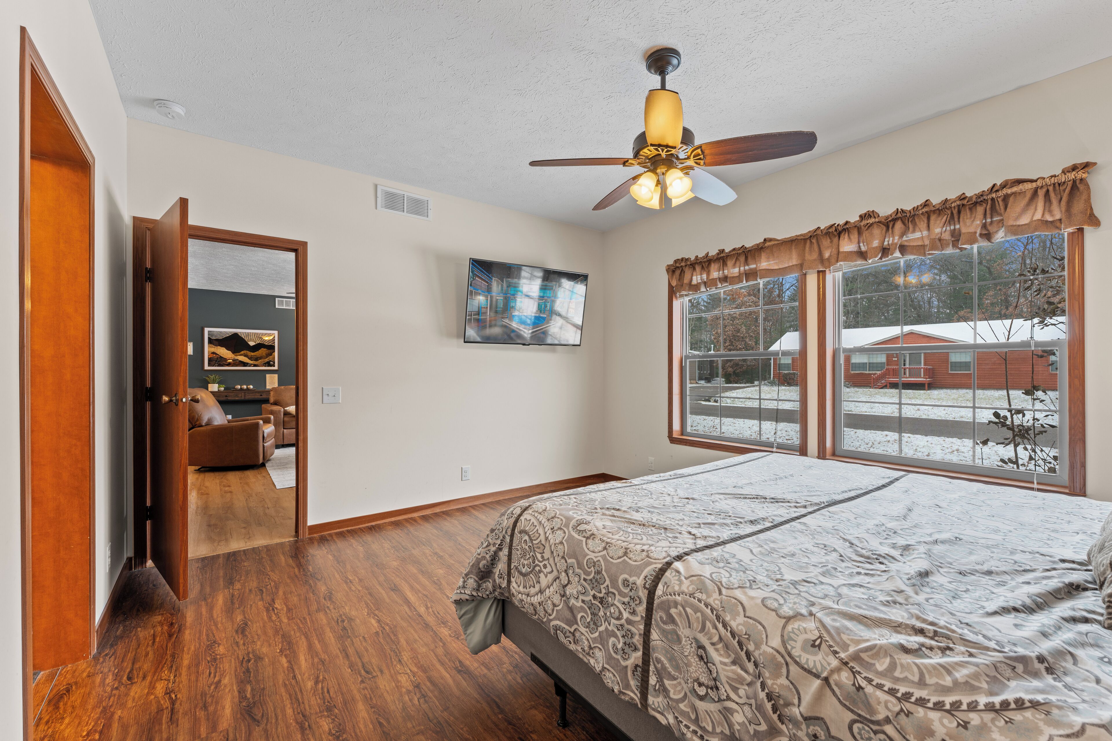 6 dormitorios, tabla de planchar con plancha, wifi gratis y ropa de cama