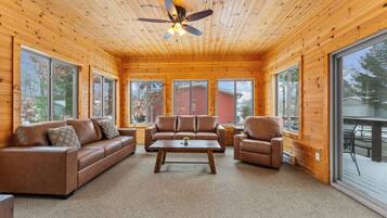 TV connectée, jeux vidéo, lecteur de DVD, vidéothèque