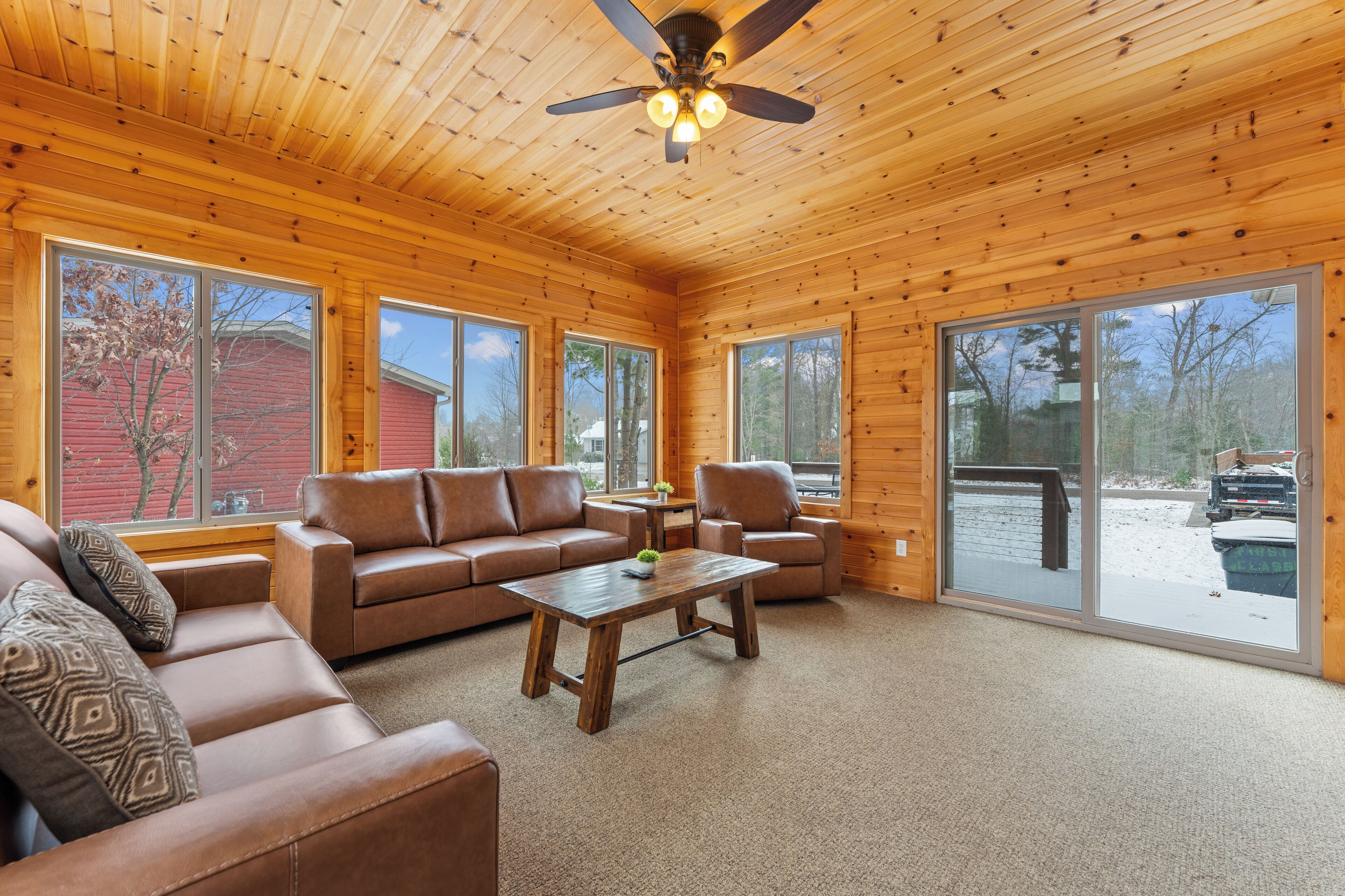 Smart TV, videojuegos, reproductor de DVD y videoteca 