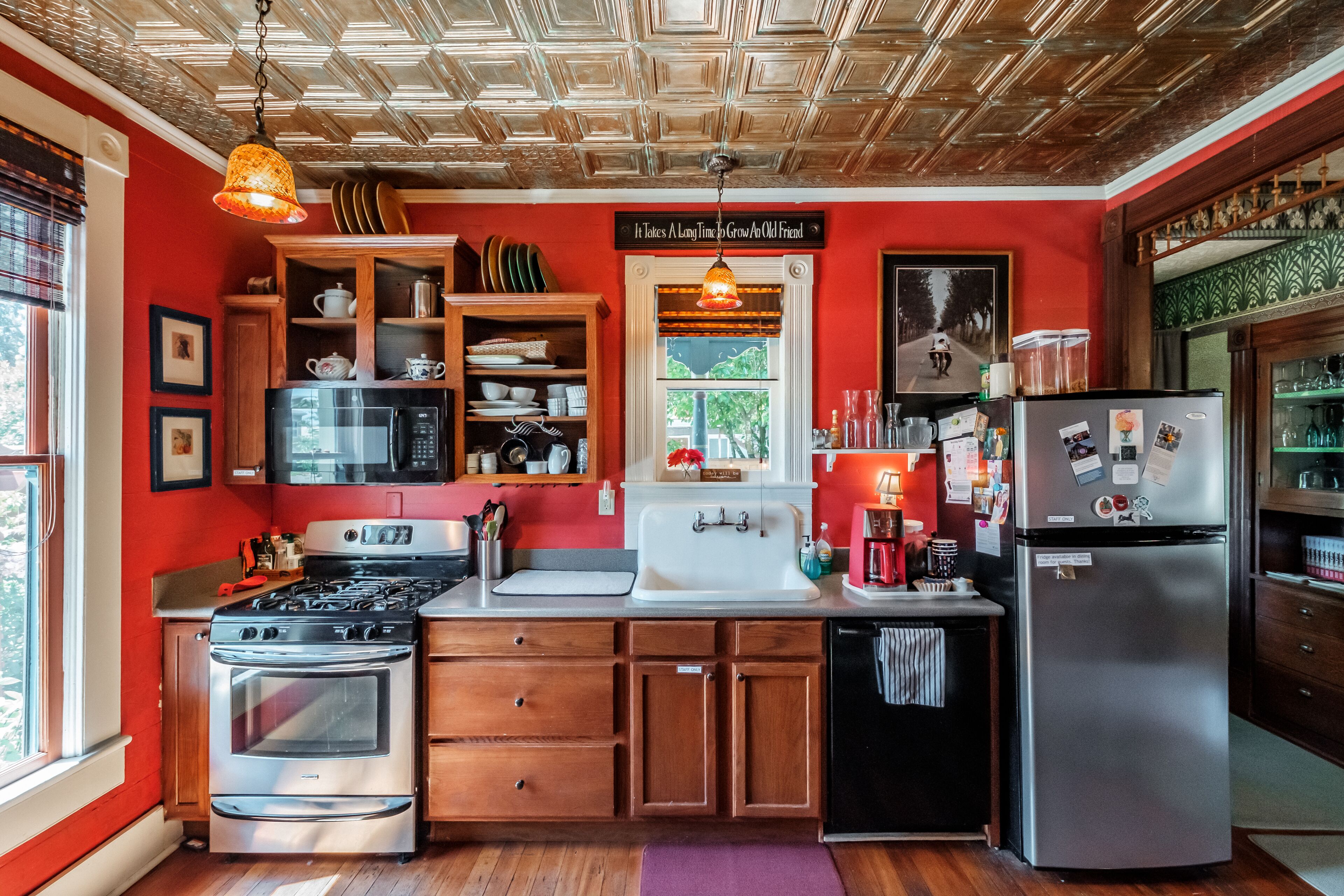 Historic & Charming Home In Willamette Valley Wine Country 1 Block from WOU