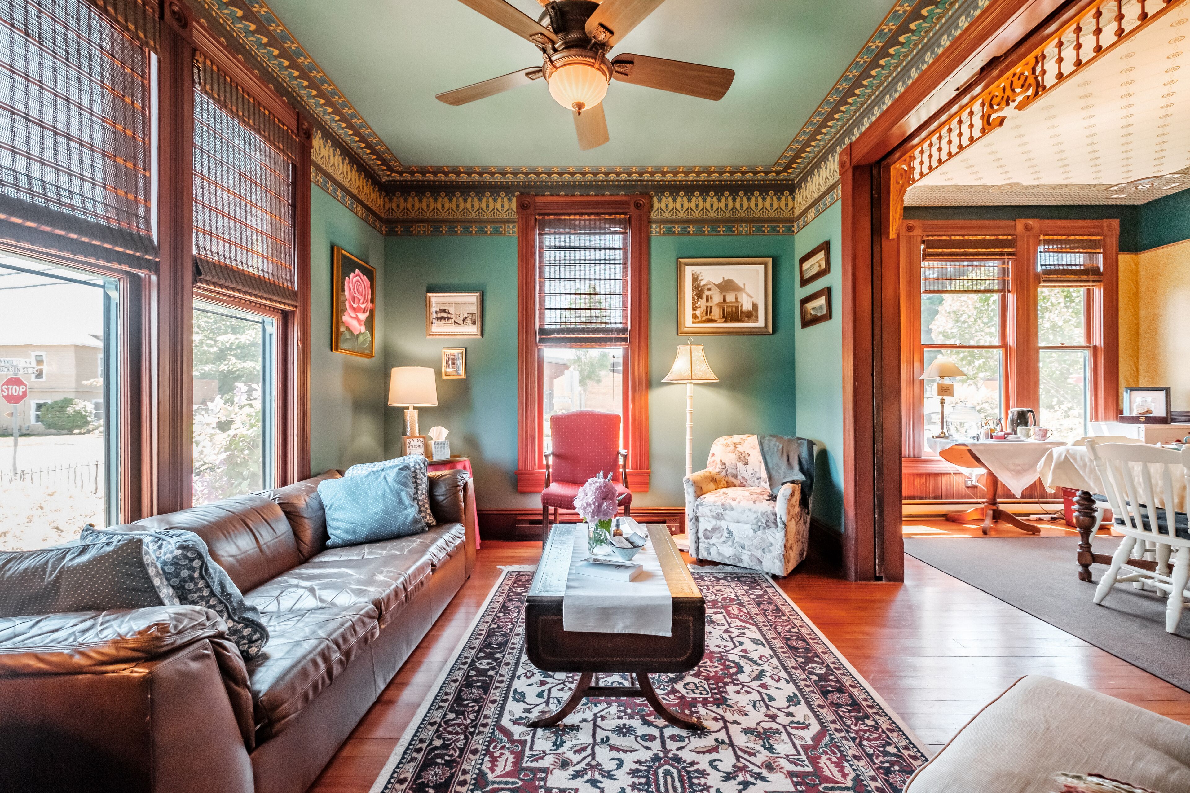 Historic & Charming Home In Willamette Valley Wine Country 1 Block from WOU