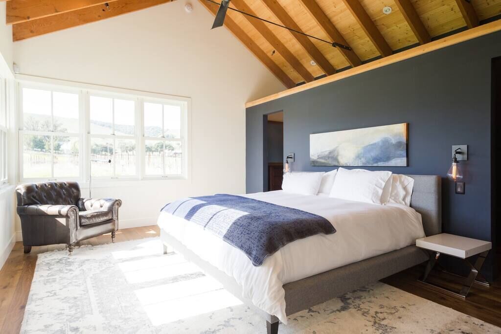 Vineyard Farmhouse Estate with pool/spa/gym